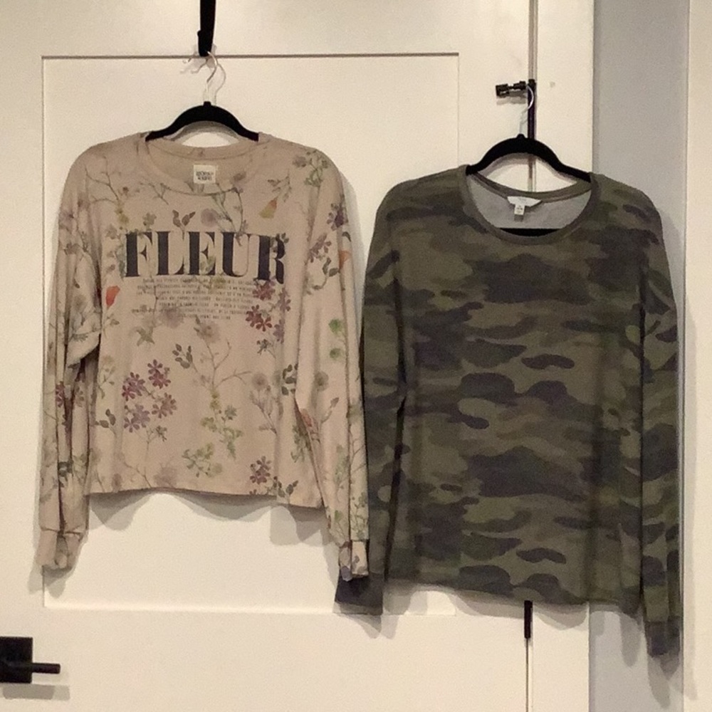 Bundle of 2 lightweight sweatshirts size XL